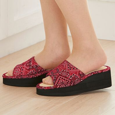 「家事をらく～に厚底スリッパ（スリッパ・ルームシューズ）」