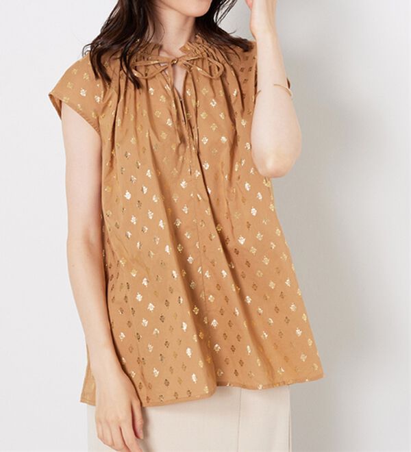 BELLUNA（ベルーナ）の「プロヴァンス箔プリントブラウス（ブラウス）」｜詳細画像