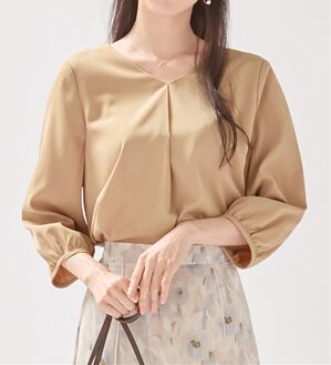 alotta（アロッタ）の「シフォンレイヤードタックブラウス（ブラウス）」｜ベージュ