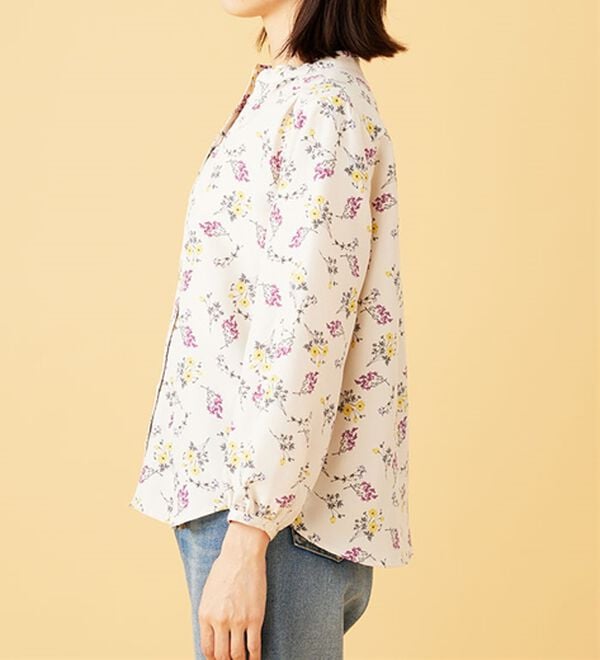 BELLUNA（ベルーナ）の「ふんわり柔らかギャザー使いブラウス（ブラウス）」｜詳細画像