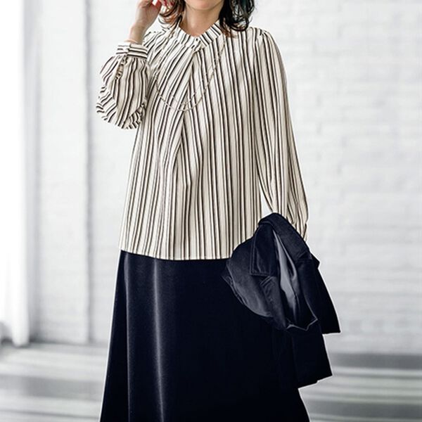 BELLUNA（ベルーナ）の「ラクに伸びる！パール使いプリントブラウス（ブラウス）」｜詳細画像