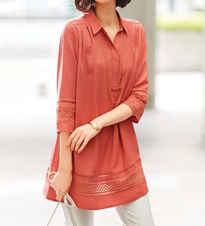 BELLUNA（ベルーナ）の「袖＆裾レース使いシャツチュニック（チュニック）」｜詳細画像