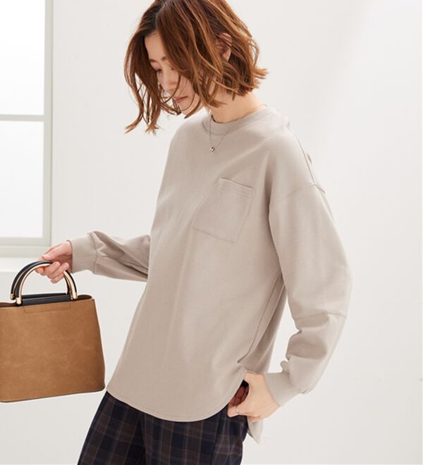 BELLUNA（ベルーナ）の「吸湿発熱ポンチ素材袖切替プルオーバー（カットソー）」｜詳細画像