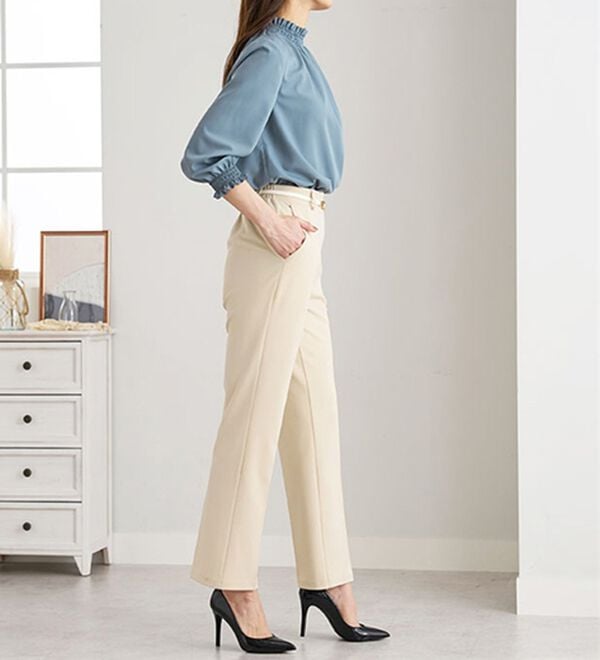 BELLUNA（ベルーナ）の「ジョーゼット素材フレアーパンツ（フルレングスパンツ）」｜詳細画像