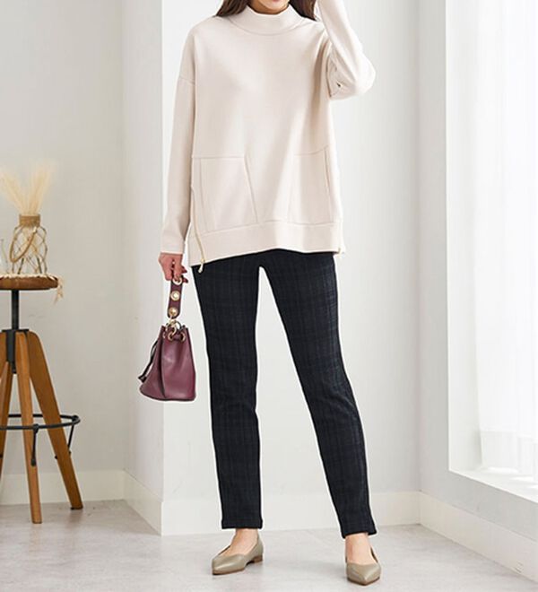 BELLUNA（ベルーナ）の「【あったか仕様♪】すっきり見え！裏ファーパンツ（フルレングスパンツ）」｜詳細画像