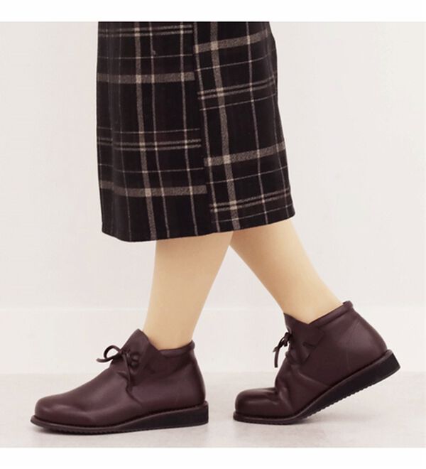 BELLUNA（ベルーナ）の「ゆったり５Ｅ柔らかレザーライクシューズ（フラットシューズ）」｜詳細画像