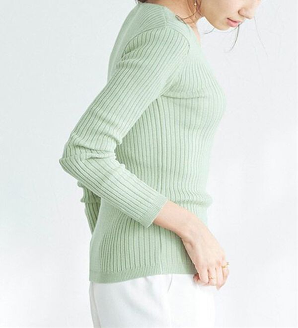 Pierrot（ピエロ）の「【選べるネック】華奢見え綿混リブニット（ニット・セーター）」｜ペールミント