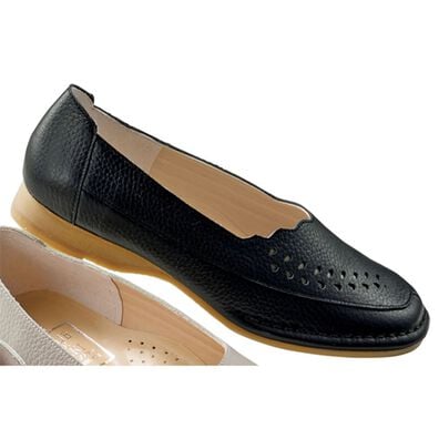 BELLUNA（ベルーナ）の「イタリアンレザーパンチング日本製パンプス（パンプス）」