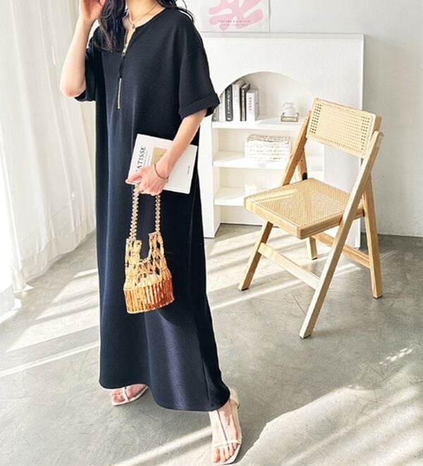 GeeRA（ジーラ）の「【ひんやり/着痩せ】ハーフジップ大人Ｔシャツワンピース（カットソーワンピース）」｜詳細画像