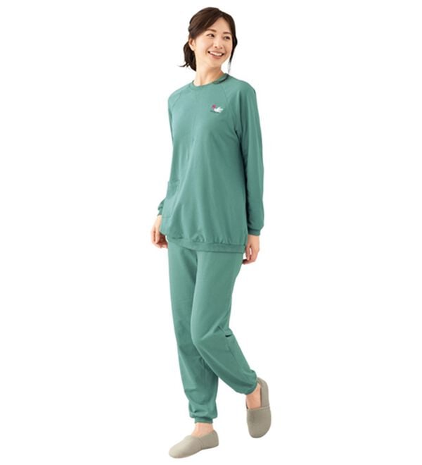 LAVIENNE（ラヴィエンヌ）の「ゆったり刺しゅうスウェットパジャマ（パジャマ・ルームウェア）」｜詳細画像