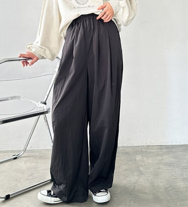 GeeRA（ジーラ）の「さらとろ素材が嬉しい！ダブルタックワイドパンツ（フルレングスパンツ）」｜詳細画像