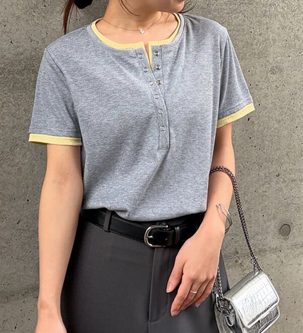 RANAN（ラナン）の「レイヤード風ヘンリーネックTシャツ（カットソー）」｜グレー系