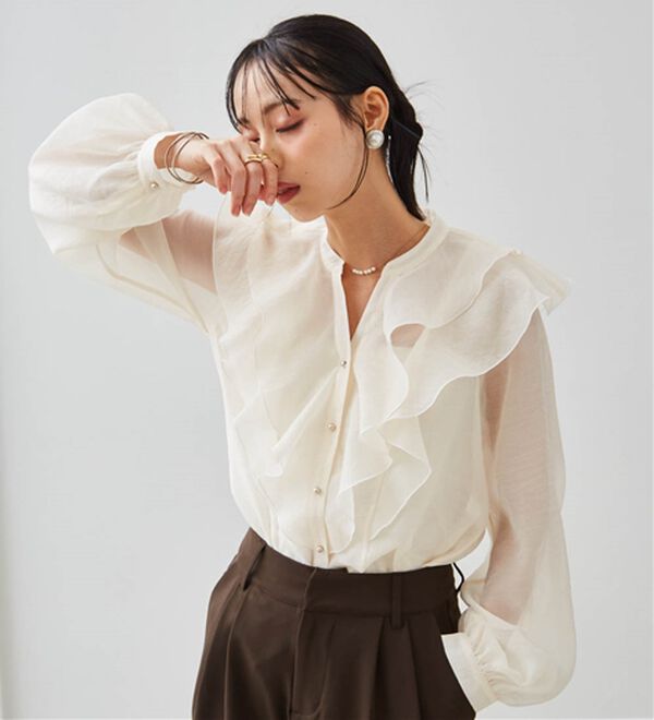 RANAN（ラナン）の「ラッフルフリルシアーキーネックブラウス（ブラウス）」｜詳細画像