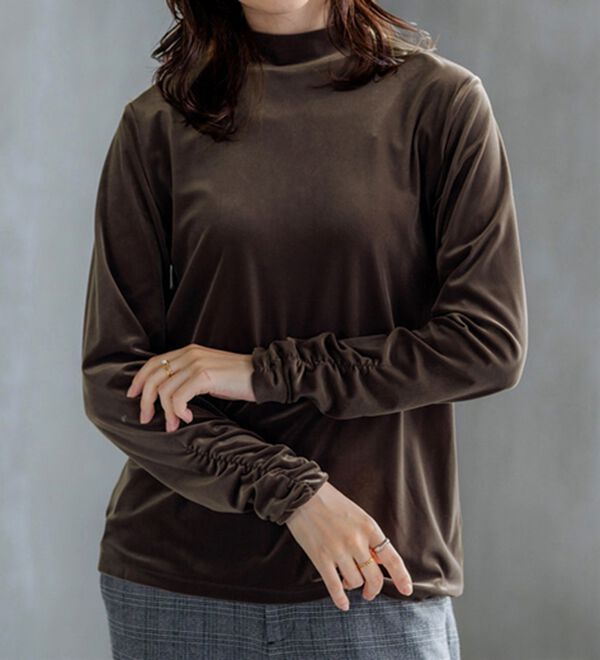 BELLUNA（ベルーナ）の「艶やかシアーベロア袖シャーリングプルオーバー（カットソー）」｜詳細画像