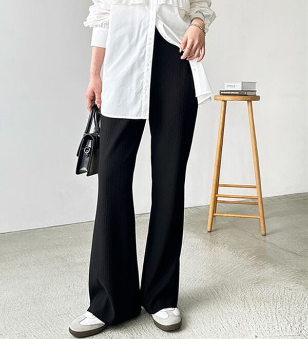 GeeRA（ジーラ）の「セルフカット美脚魅せセミフレアパンツ（フルレングスパンツ）」｜詳細画像