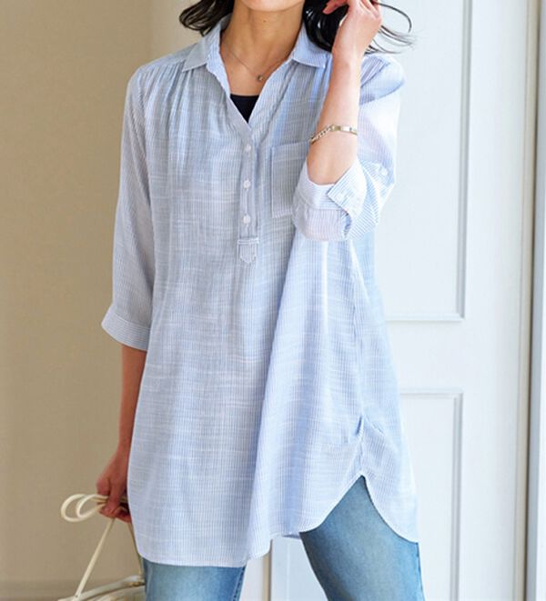 BELLUNA（ベルーナ）の「【シャツ+インナーのセット】スラブ素材ボタン使い裾タックシャツアンサンブル（アンサンブル）」｜ストライプ