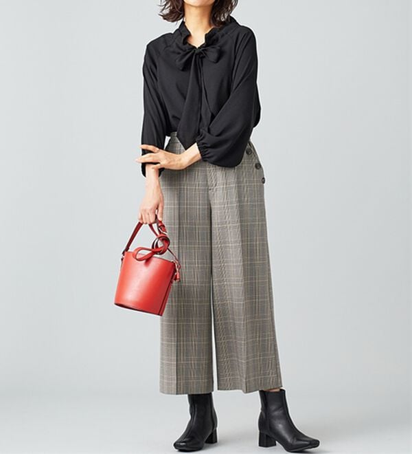 BELLUNA（ベルーナ）の「ウーリッシュ素材釦使いワイドパンツ（ワイドパンツ・ガウチョ）」｜詳細画像