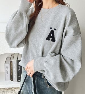 GeeRA（ジーラ）の「サガラ刺繍裏起毛スウェット（トレーナー・スウェット）」｜モクグレー