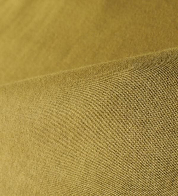 BELLUNA（ベルーナ）の「吸湿発熱ポンチ素材袖切替プルオーバー（カットソー）」｜詳細画像