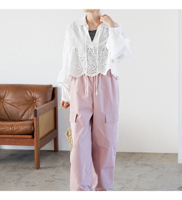 GeeRA（ジーラ）の「刺しゅうデザインショート丈ブラウス（ブラウス）」｜詳細画像