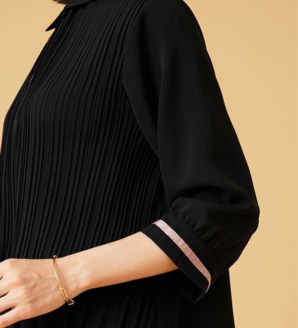 BELLUNA（ベルーナ）の「【Ｌａｇｒｉｌｕａ】配色ライン使いプリーツブラウス（ブラウス）」｜詳細画像