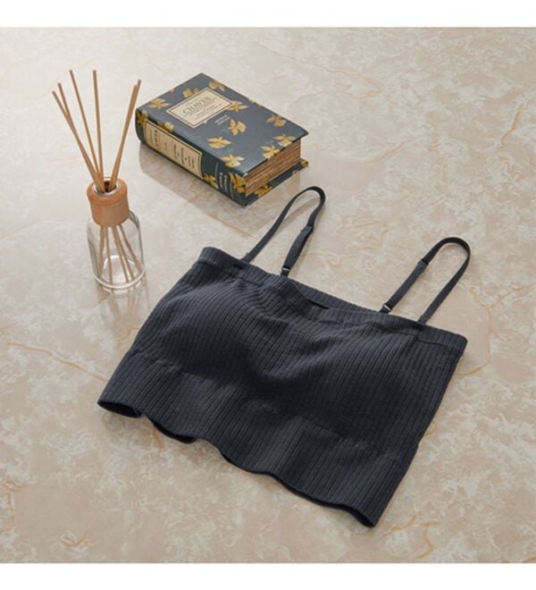 YU'NOW（ユナウ）の「カップ付ショート丈チューブキャミ（ブラトップ・カップ付きインナー）」｜詳細画像