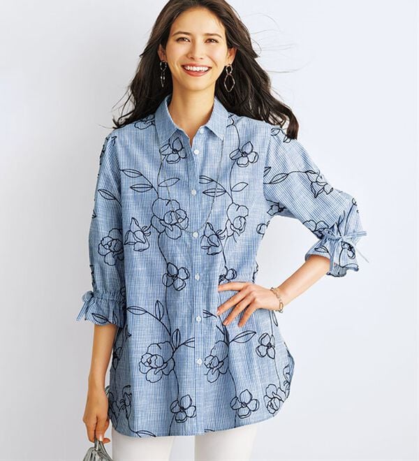 BELLUNA（ベルーナ）の「花柄刺しゅう袖リボンシャツチュニック（チュニック）」｜詳細画像