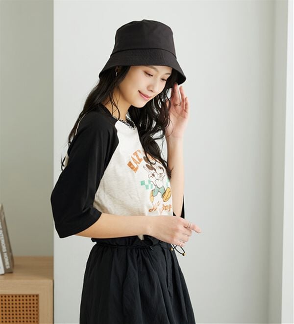 BELLUNA（ベルーナ）の「＜Ｄｉｓｎｅｙ＞【ミッキー】プリント７分丈ラグランＴシャツ（カットソー）」｜詳細画像