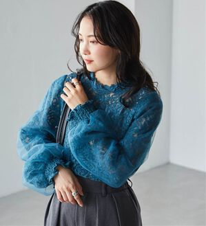 RANAN（ラナン）の「チュールドッキングフラワーレースキャンディースリーブブラウス（ブラウス）」｜ブルー