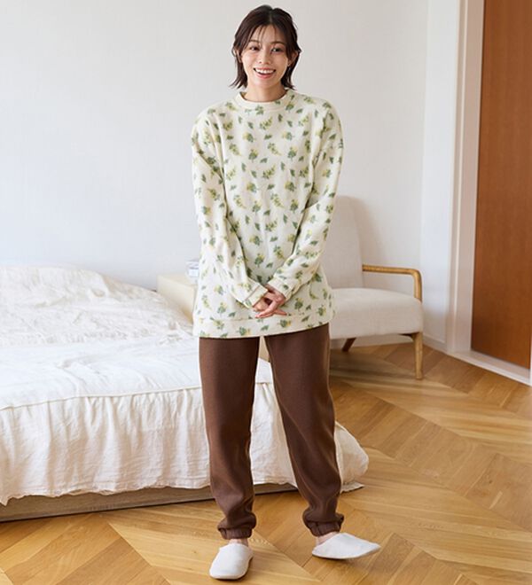 LAVIENNE（ラヴィエンヌ）の「ソフトでかるぽかフリースクルーネックパジャマ（パジャマ・ルームウェア）」｜詳細画像