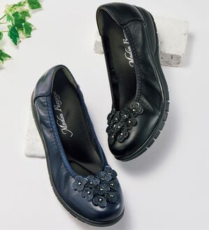 BELLUNA（ベルーナ）の「軽くて走れる羊革幅広パンプス（パンプス）」｜詳細画像