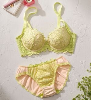 YU'NOW（ユナウ）の「レーシー脇高スッキリブラ＆ショーツ　～配色カラー～（ブラジャー＆ショーツセット）」｜ピスタチオ／ピーチ