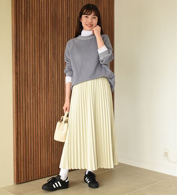 BELLUNA（ベルーナ）の「華奢見せ！しっかり綿混裏毛素材トレーナー（トレーナー・スウェット）」｜詳細画像