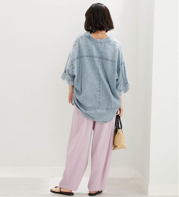 BELLUNA（ベルーナ）の「シアーデニム素材裾タックゆったりシャツ（シャツ）」｜詳細画像