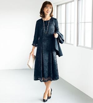 BELLUNA（ベルーナ）の「花柄オパール素材ワンピースアンサンブル（ワンピースセットスーツ）」｜ネイビー