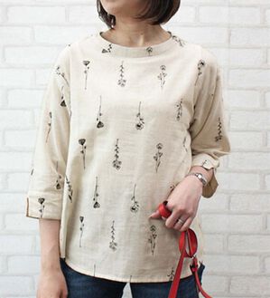 BELLUNA（ベルーナ）の「綿麻素材刺しゅうデザインブラウス（ブラウス）」｜生成