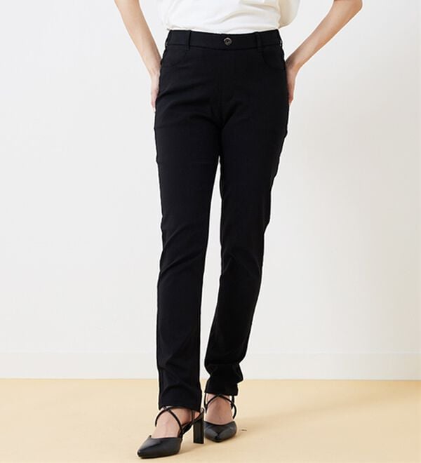 BELLUNA（ベルーナ）の「チノ見えストレッチ素材スリムパンツ（フルレングスパンツ）」｜黒