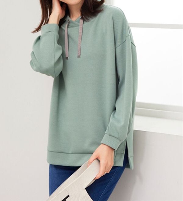 BELLUNA（ベルーナ）の「上品見えとろみワイドネックプルオーバー（カットソー）」｜セージ