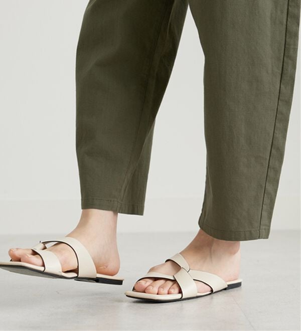 BELLUNA（ベルーナ）の「綿スラブ素材タックデザインコクーンパンツ（フルレングスパンツ）」｜詳細画像