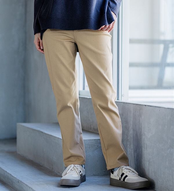 BELLUNA（ベルーナ）の「静電防止！蓄熱綿サテンストレッチカラーパンツ（フルレングスパンツ）」｜詳細画像