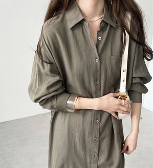 GeeRA（ジーラ）の「スリット入りロングシャツワンピース（シャツワンピース）」｜【リネン調】カーキ