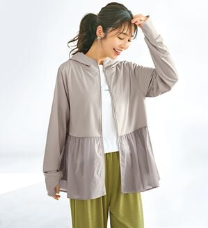 BELLUNA（ベルーナ）の「【快適Ｌａｂ．】おしゃれに日よけ！ペプラム切替ＵＶパーカー（パーカー）」｜ライトグレー