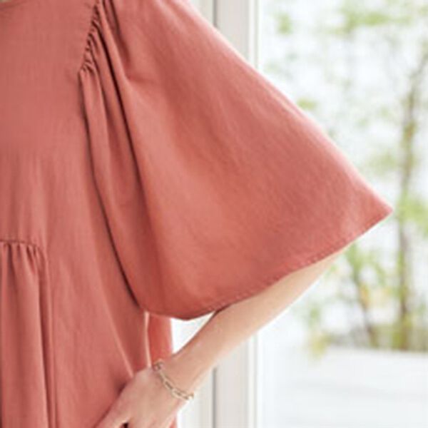 BELLUNA（ベルーナ）の「着痩せ！ワッシャー素材フレアーチュニック（チュニック）」｜詳細画像