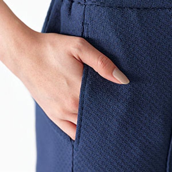 BELLUNA（ベルーナ）の「ストレッチジャカード素材フレアーパンツ（フルレングスパンツ）」｜詳細画像