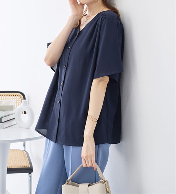 alotta（アロッタ）の「【接触冷感】ひんやり前後２ＷＡＹフレアー袖ブラウス（ブラウス）」｜詳細画像