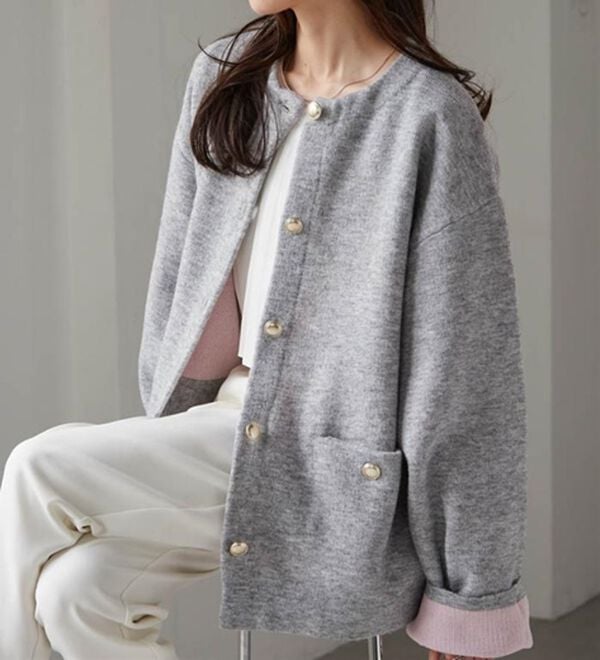 RANAN（ラナン）の「裏配色ゴールド調ボタンニットコーディガン（ニットカーディガン）」｜詳細画像