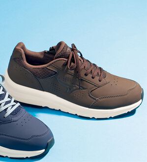 「＜ミズノ＞ラクに履けるウォーキングシューズ（メンズスニーカー）」｜ブラウン