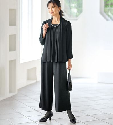BELLUNA（ベルーナ）の「洗える！重ね着風デザインワイドパンツセットアップ（ブラックフォーマル（喪服・礼服））」