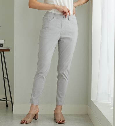 BELLUNA（ベルーナ）の「【選べる2丈】グレープフルーツオイル加工スリムパンツ（フルレングスパンツ）」