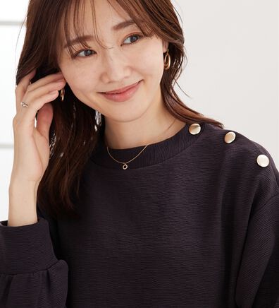 BELLUNA（ベルーナ）の「ジャカード素材肩ボタンプルオーバー（カットソー）」